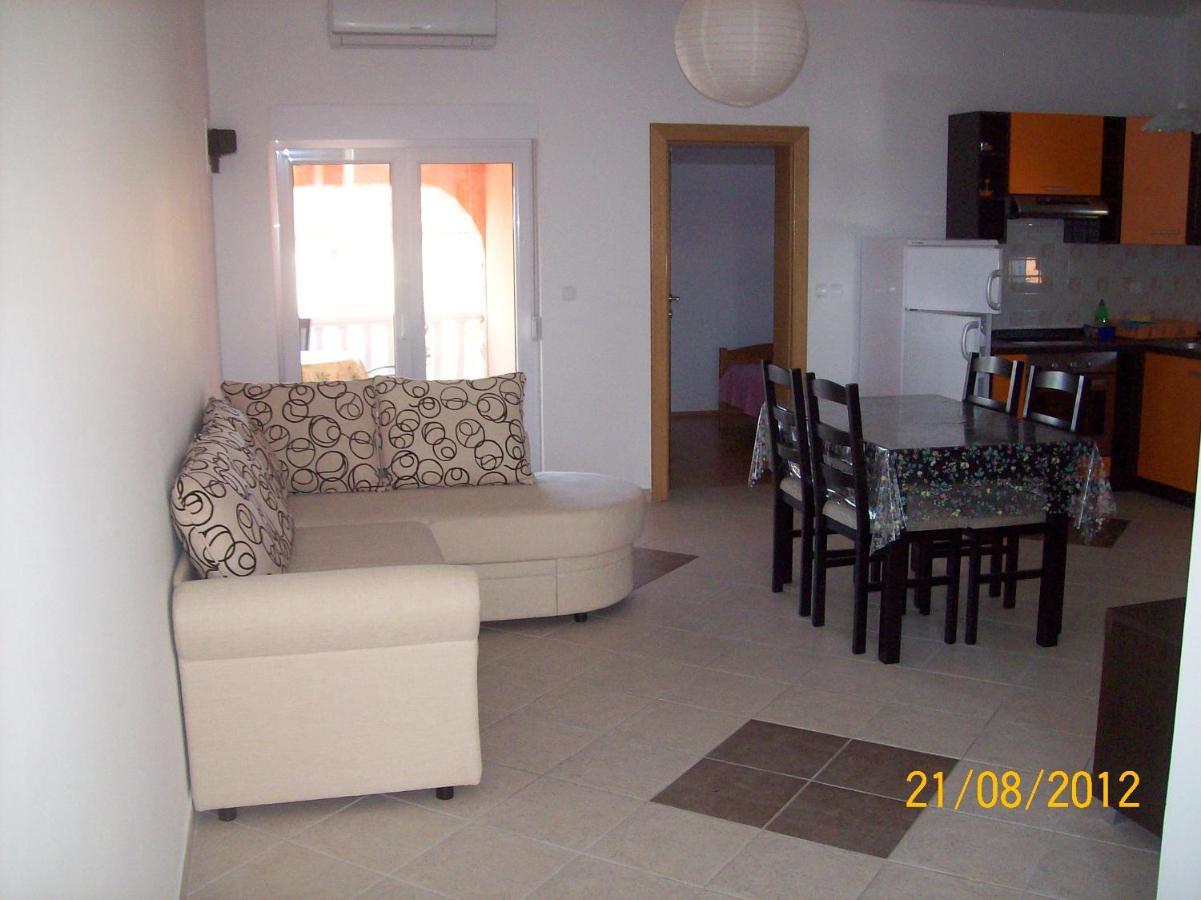 Apartments With A Parking Space Vir - 17422 ภายนอก รูปภาพ